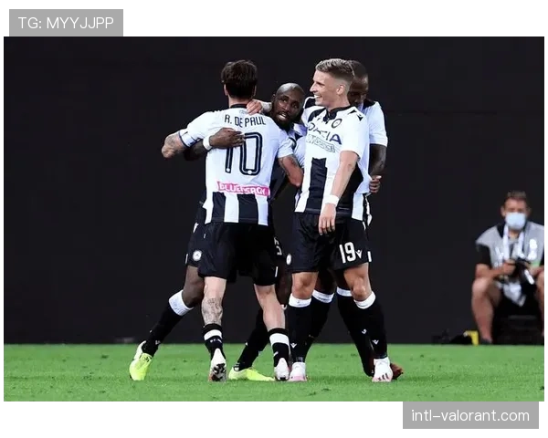 战术复盘：尤文图斯如何通过高位逼抢遏制了萨索洛的传控体系